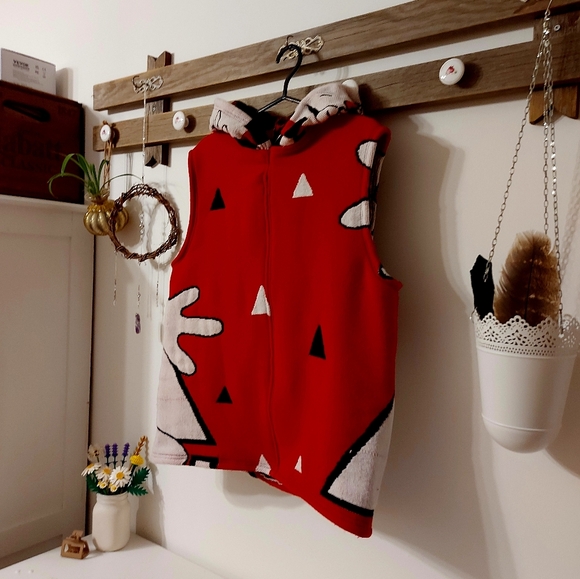 Upcycled sleeveless vest - Picture 3 of 14